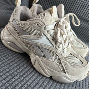 Rebook Charge Women Sneaker